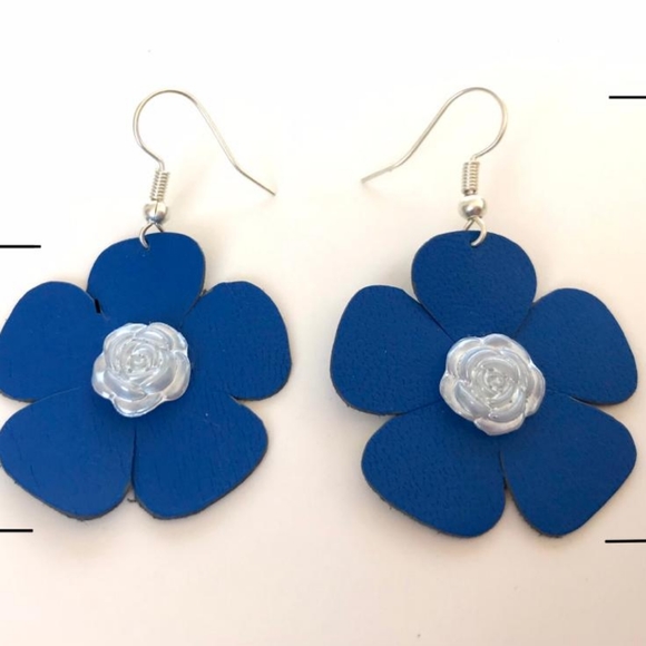 Earrings - Picture 3 of 3